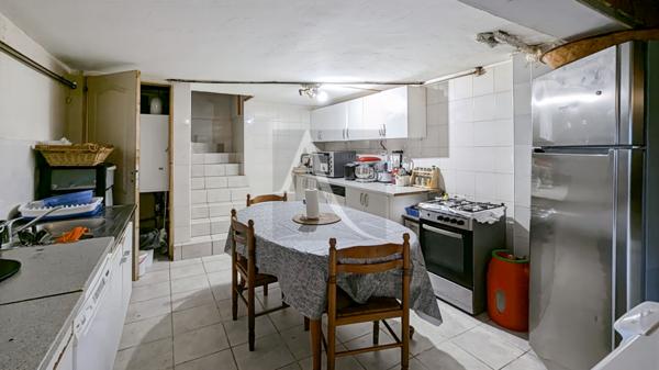 Maison familiale offrant de beaux volumes intérieurs - 5 chambres - 163 m2