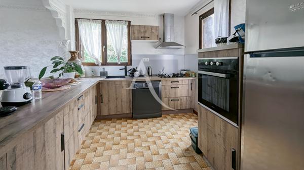 Maison familiale offrant de beaux volumes intérieurs - 5 chambres - 163 m2