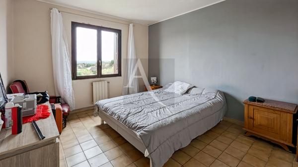 Maison familiale offrant de beaux volumes intérieurs - 5 chambres - 163 m2