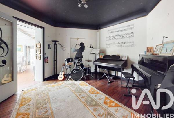 Maison à vendre 11 pièces 380 m² Villenoy