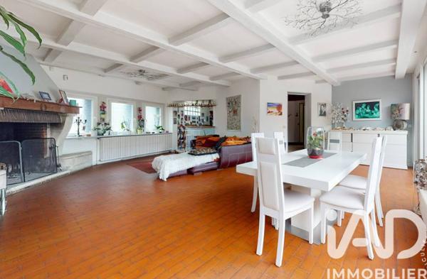 Maison à vendre 11 pièces 380 m² Villenoy