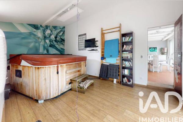 Maison à vendre 11 pièces 380 m² Villenoy