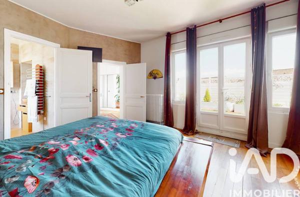 Maison à vendre 11 pièces 380 m² Villenoy