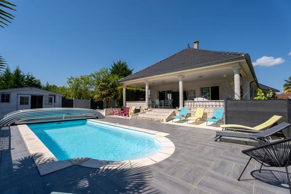 Villa contemporaine à vendre à Fragnes la Loyère - 5 pièces avec piscine