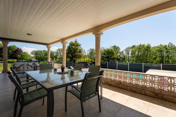 Villa contemporaine à vendre à Fragnes la Loyère - 5 pièces avec piscine