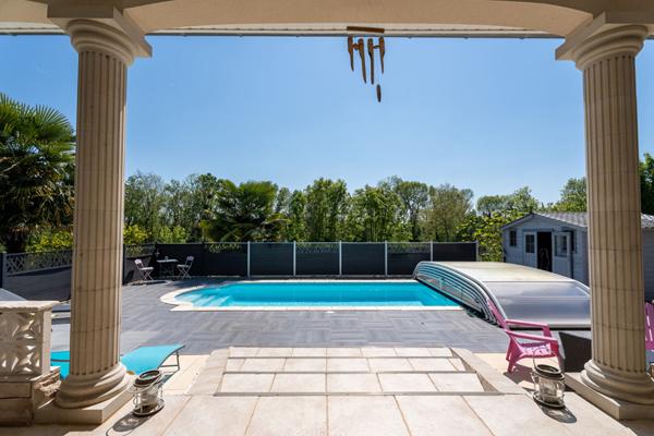 Villa contemporaine à vendre à Fragnes la Loyère - 5 pièces avec piscine