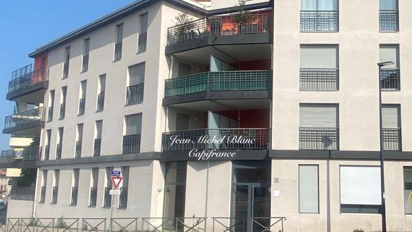 Appartement T3 avec terrasse et box – Neuville-sur-Saône centre (69)