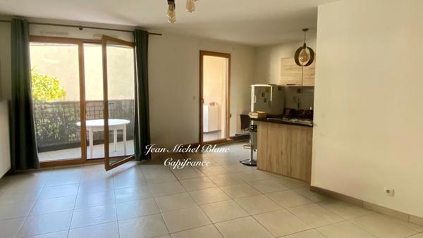 Appartement T3 avec terrasse et box – Neuville-sur-Saône centre (69)