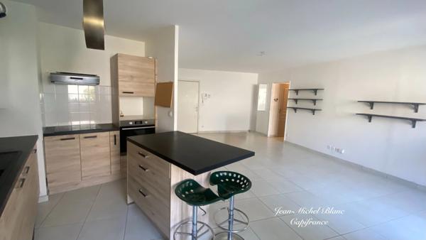 Appartement T3 avec terrasse et box – Neuville-sur-Saône centre (69)