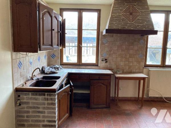 A VENDRE DANS L'AUBE, AU COEUR DE VIREY SOUS BAR (10260), AUBE. ANCIEN CORPS DE FERME, composé ...