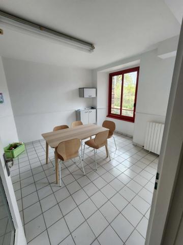 IMMEUBLE DE BUREAUX – 820 m² – EMPLACEMENT STRATÉGIQUE AUX PORTES DE RENNES