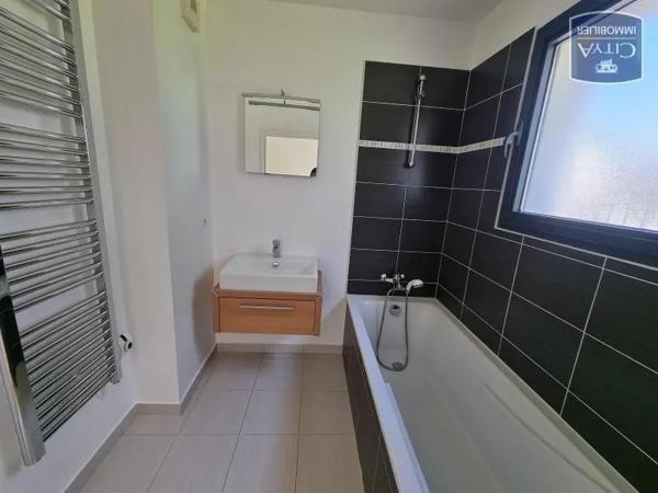 Appartement à louer 2 pièces 52.03m² Divonne-les-Bains (01220)