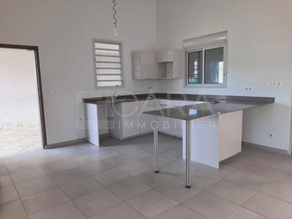 Vente Maison 4 Pièce(s) MACOURIA (97355) 310 000 € calendar