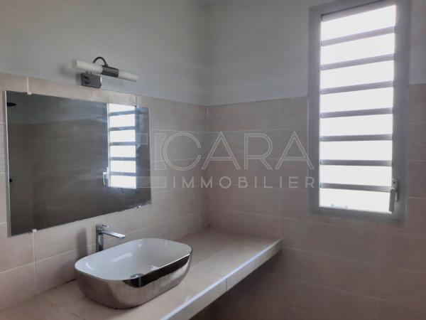Vente Maison 4 Pièce(s) MACOURIA (97355) 310 000 € calendar