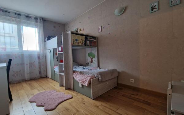 Appartement à vendre    5 pièces • 97,16 m2 Neuilly-sur-Marne