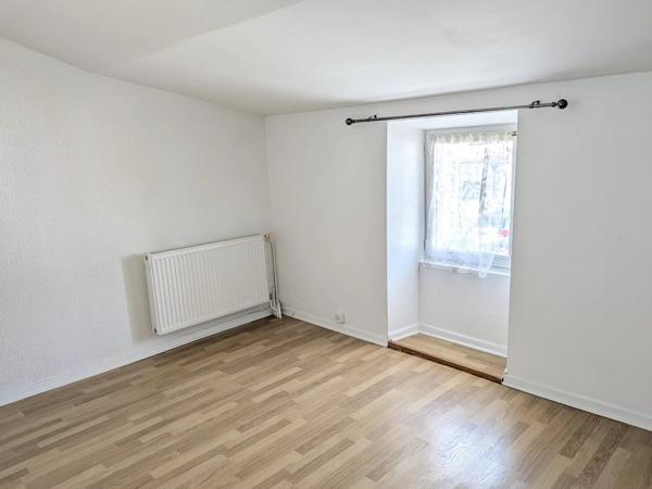Location                                                      Maison
                        
                     3 pièces                      86 m2                     à Rezé