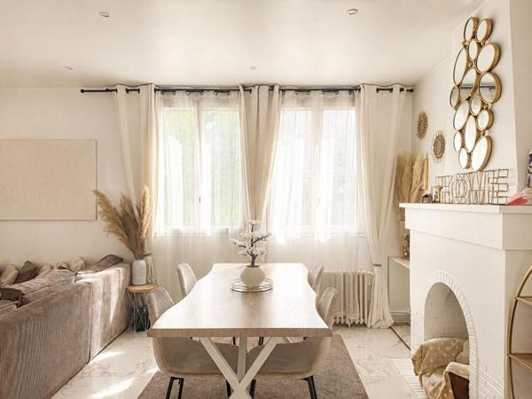 * MAISON ENTIEREMENT RENOVEE *  * MOINS DE 10MIN GARE RER C ET LIGNE H *
