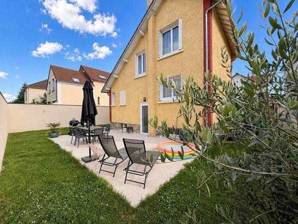 * MAISON ENTIEREMENT RENOVEE *  * MOINS DE 10MIN GARE RER C ET LIGNE H *
