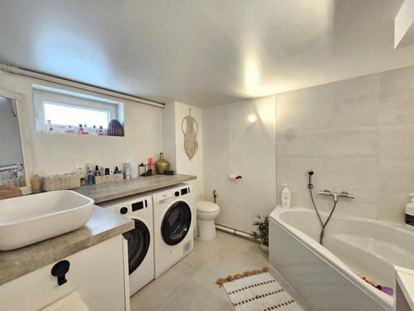 * MAISON ENTIEREMENT RENOVEE *  * MOINS DE 10MIN GARE RER C ET LIGNE H *