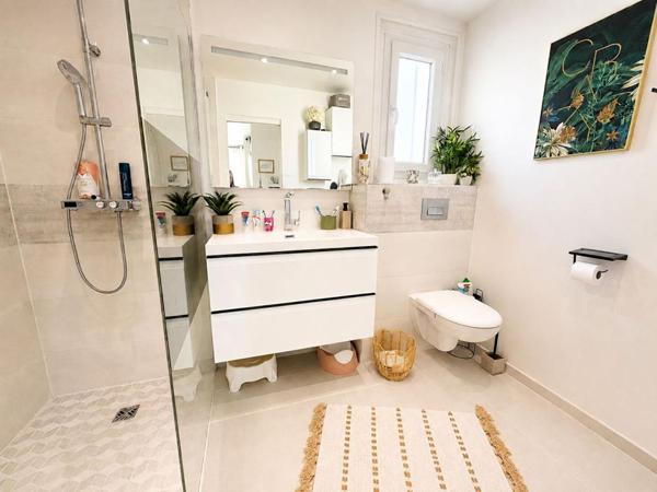 * MAISON ENTIEREMENT RENOVEE *  * MOINS DE 10MIN GARE RER C ET LIGNE H *