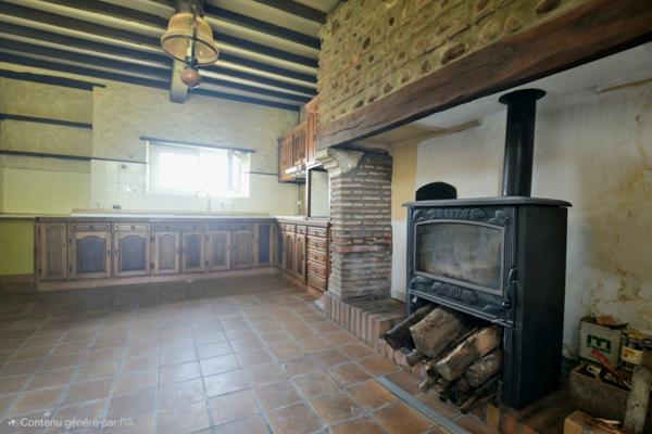 Maison avec Extension et Grange attenante aménagée à Vendre Escoubes.