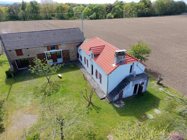 Maison avec Extension et Grange attenante aménagée à Vendre Escoubes.
