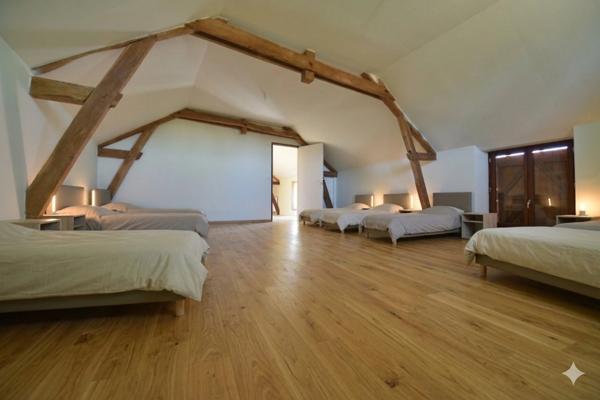 Maison avec Extension et Grange attenante aménagée à Vendre Escoubes.