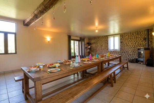 Maison avec Extension et Grange attenante aménagée à Vendre Escoubes.