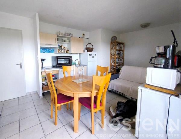 Appartement T2 avec balcon vue dégagée, ascenseur, parking privatif et résidence sécurisée