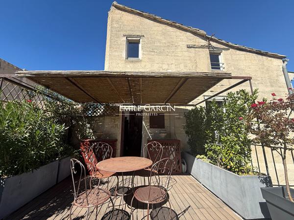 A vendre - AVIGNON INTRA-MUROS - ÉLÉGANT APPARTEMENT DE 128 M² AVEC TERRASSE