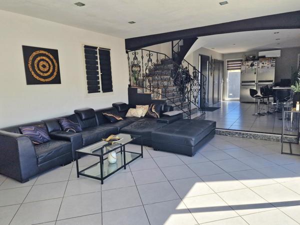 maison 4 chambres + bureau avec piscine