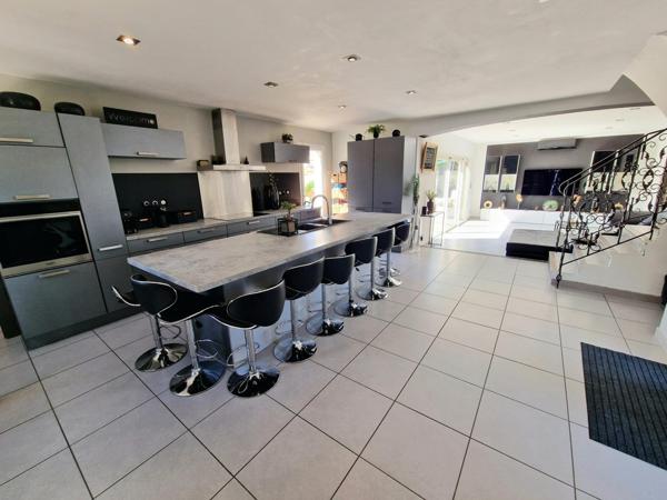 maison 4 chambres + bureau avec piscine