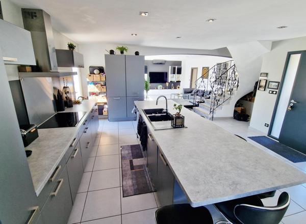 maison 4 chambres + bureau avec piscine