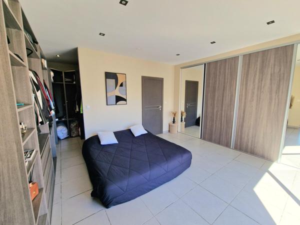 maison 4 chambres + bureau avec piscine