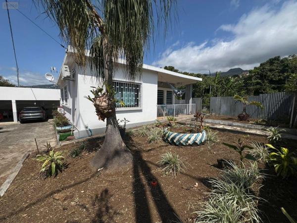 Maison à vendre à Sainte-Clotilde à la Réunion (97490), ref : 97405/198   
le moufia