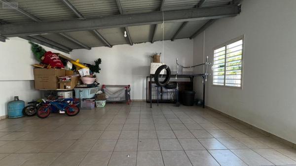 Maison à vendre à Sainte-Clotilde à la Réunion (97490), ref : 97405/198   
le moufia