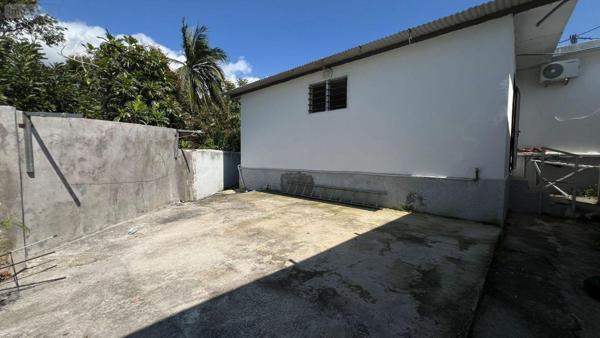 Maison à vendre à Sainte-Clotilde à la Réunion (97490), ref : 97405/198   
le moufia