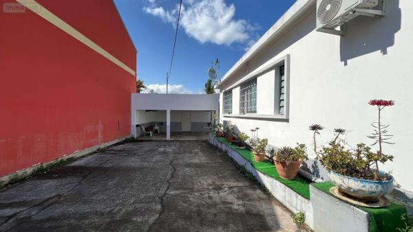 Maison à vendre à Sainte-Clotilde à la Réunion (97490), ref : 97405/198   
le moufia