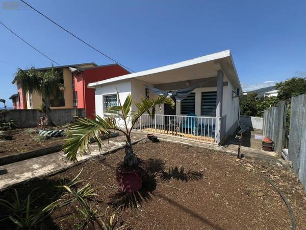Maison à vendre à Sainte-Clotilde à la Réunion (97490), ref : 97405/198   
le moufia