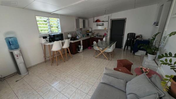 Maison à vendre à Sainte-Clotilde à la Réunion (97490), ref : 97405/198   
le moufia