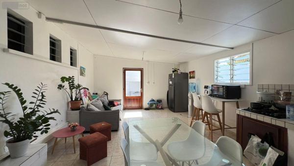 Maison à vendre à Sainte-Clotilde à la Réunion (97490), ref : 97405/198   
le moufia