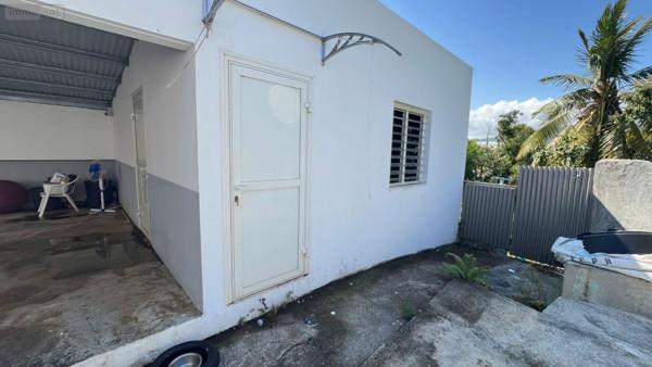 Maison à vendre à Sainte-Clotilde à la Réunion (97490), ref : 97405/198   
le moufia