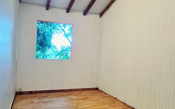 Appartement à louer    3 pièces •  Pointe-Noire