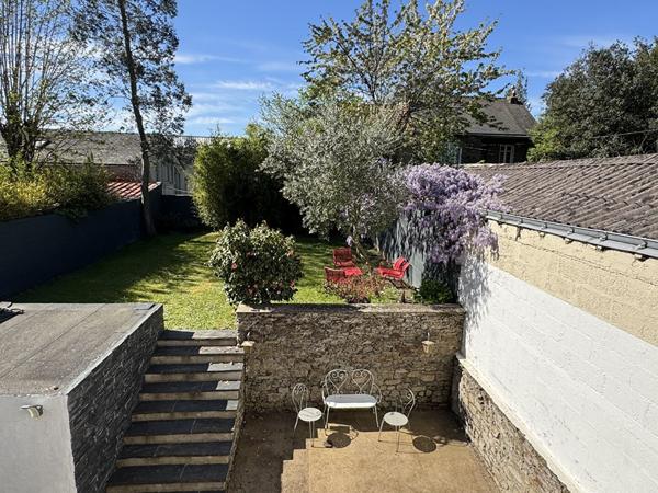 idéal profession libérale/habitation : Charmante maison familiale de 7 pièces avec grand jardin plein sud sans vis-à-vis; POSSIBILITE CREER LOCAL COMMERCIAL OU PROFESSION LIBERALE