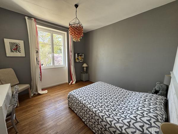 idéal profession libérale/habitation : Charmante maison familiale de 7 pièces avec grand jardin plein sud sans vis-à-vis; POSSIBILITE CREER LOCAL COMMERCIAL OU PROFESSION LIBERALE