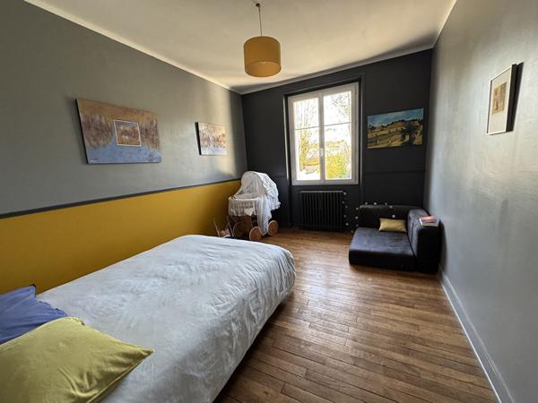 idéal profession libérale/habitation : Charmante maison familiale de 7 pièces avec grand jardin plein sud sans vis-à-vis; POSSIBILITE CREER LOCAL COMMERCIAL OU PROFESSION LIBERALE