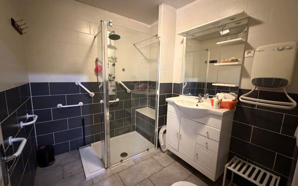 Immeuble à vendre    3 pièces •  Pierrepont