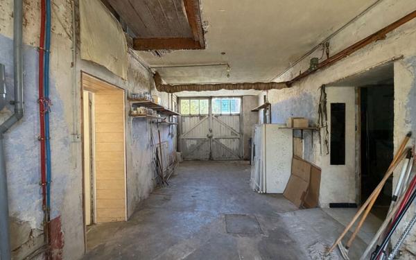Immeuble à vendre    3 pièces •  Pierrepont