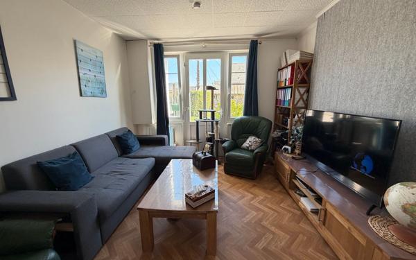 Immeuble à vendre    3 pièces •  Pierrepont