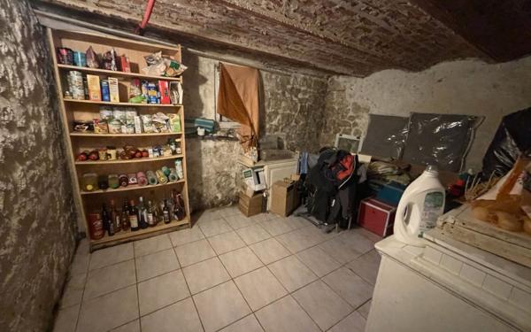 Immeuble à vendre    3 pièces •  Pierrepont